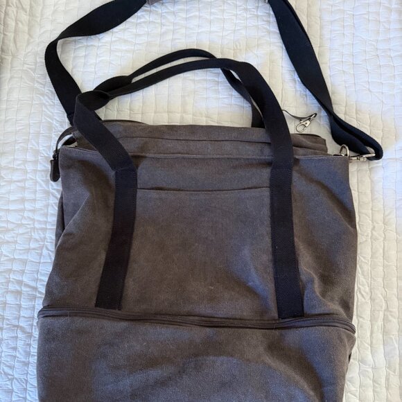 Lo & Sons Catalina Deluxe Weekender Bag: Small - Picture 5 of 8